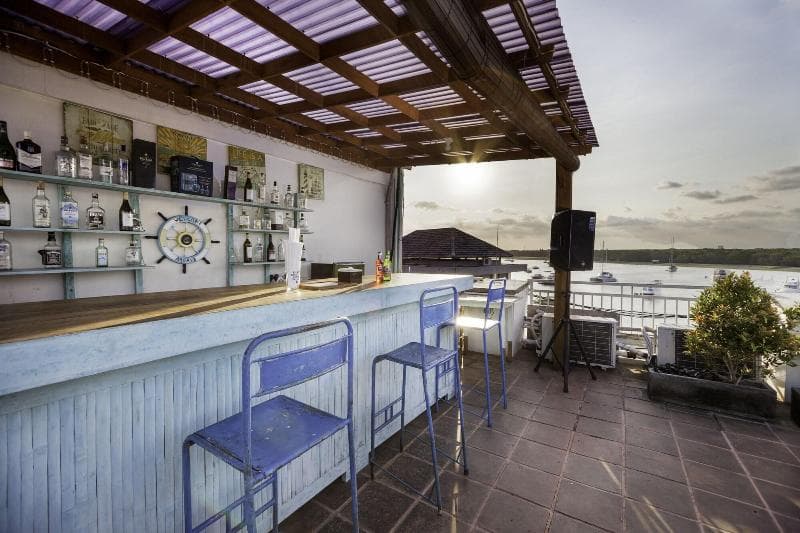 Paras Paros Marina Lodge main