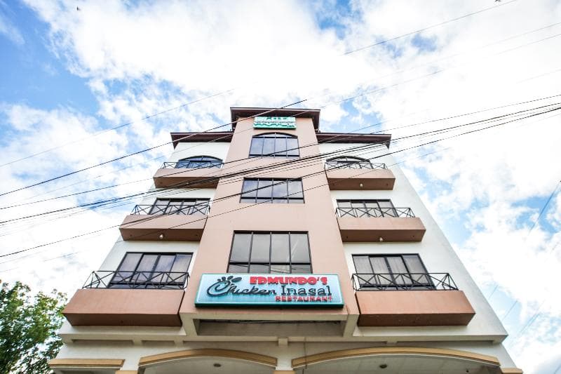 Oyo 236 Hotel Edmundo 5