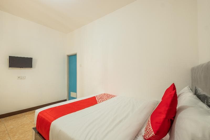 Super Oyo 1460 Anyelir Residence