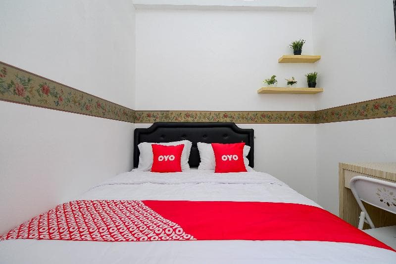Oyo 2782 Puspa Residence 4