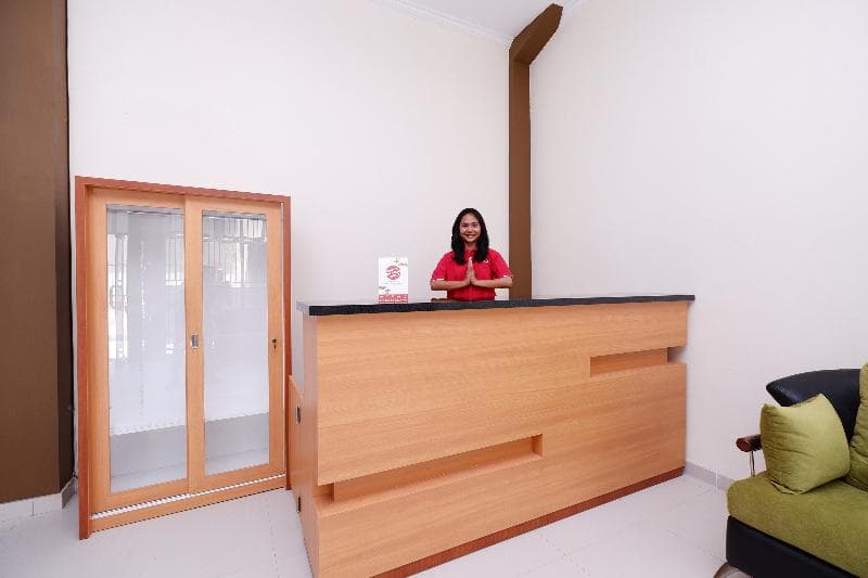 Oyo 1506 Shabrina 2 Syariah 5