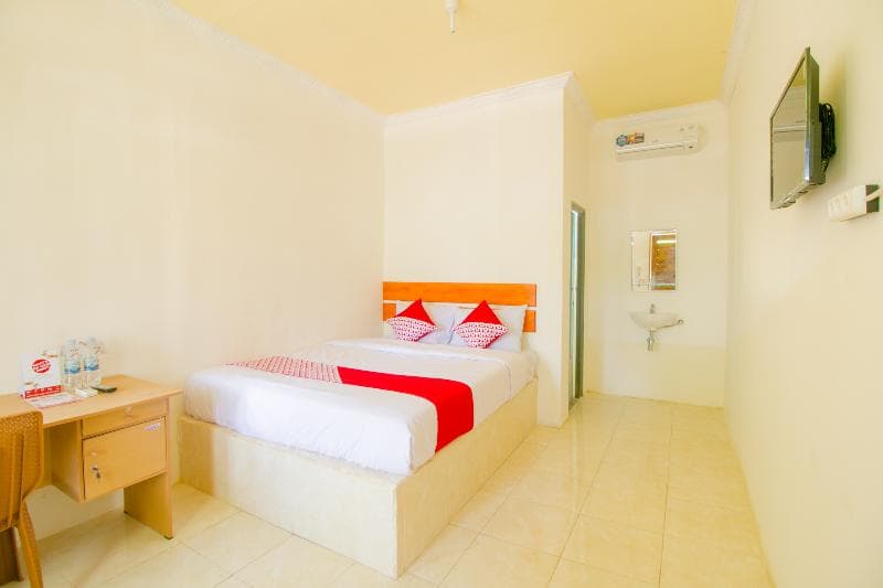 Oyo 921 Hotel Ratu Pantai main