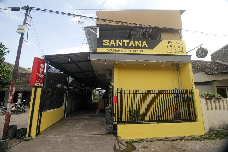 Capital O 2258 Santana Syariah Guest House 3