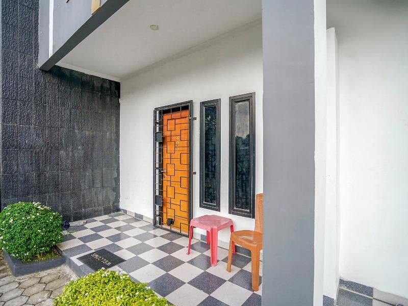 Oyo 1266 Green Palm Kostel Syariah 5