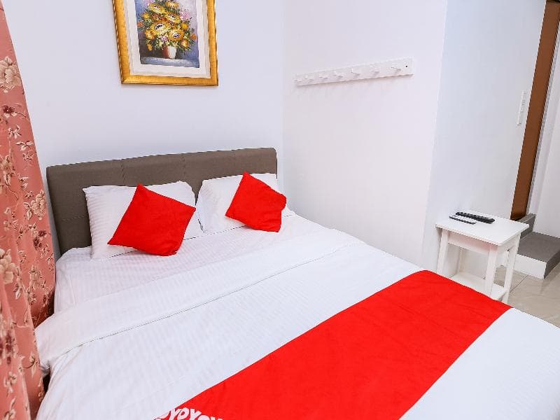 89772 Roselyn Inn main