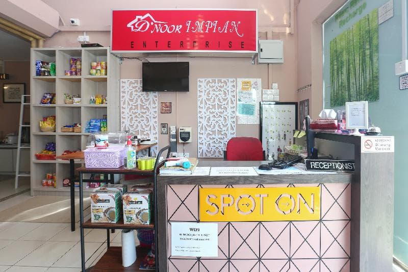 Spot On 89796 D'noor Budget Inn 5