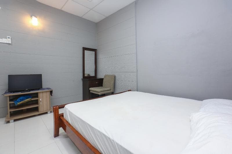 Spot On 89796 D'noor Budget Inn photo 1