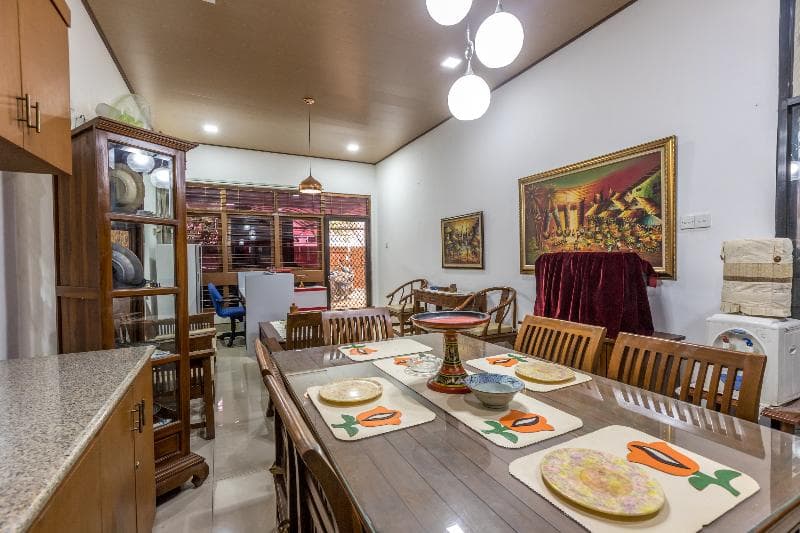 Oyo 1487 Residence Khoe 3