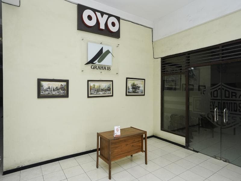 OYO 2902 Graha 18 photo 1