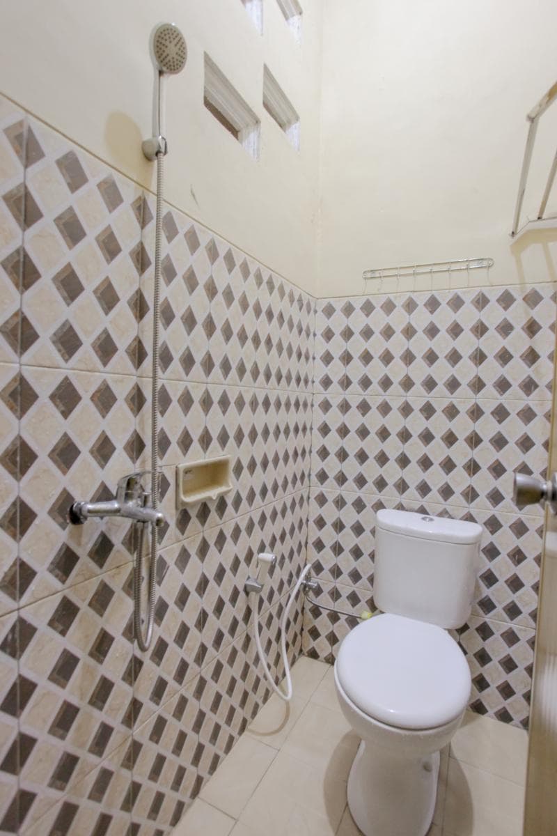 Oyo 1692 Villa Akbar 3 4