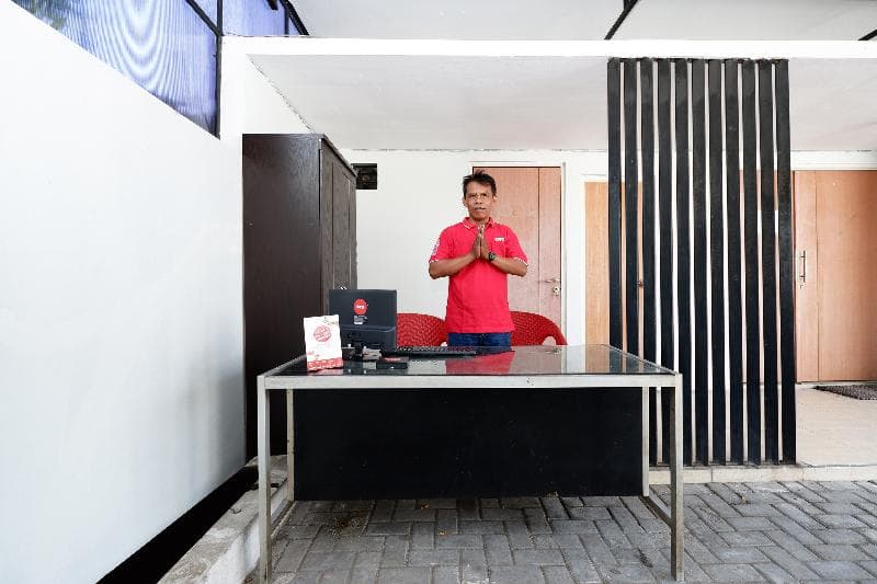Oyo 1565 Palebon Residence 2