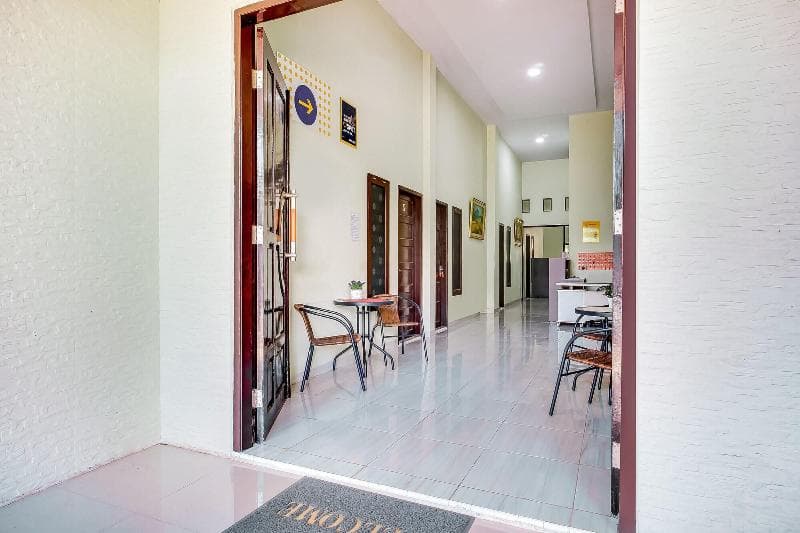 Spot On 2461 Pondok Haikal Almira 5