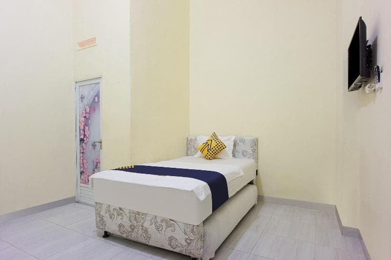 Spot On 2461 Pondok Haikal Almira main
