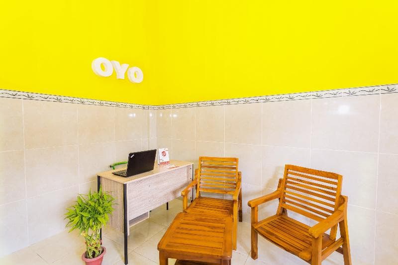 Azzahra Guest House By Oyo Rooms photo 1