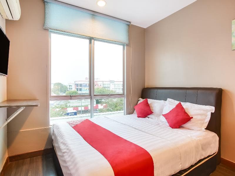 Oyo 90282 Hotel Taj (Seksyen 7) main
