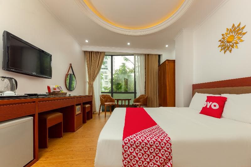 Bach Duong Hotel By Oyo Rooms photo 1