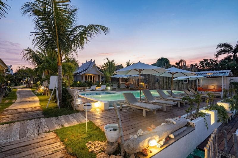 Paus Putih Hotel Lembongan 1