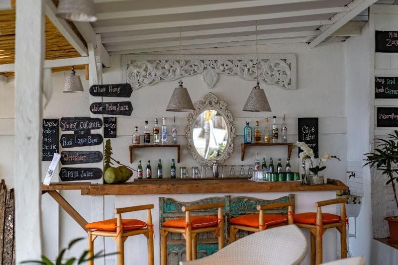 Paus Putih Hotel Lembongan 2