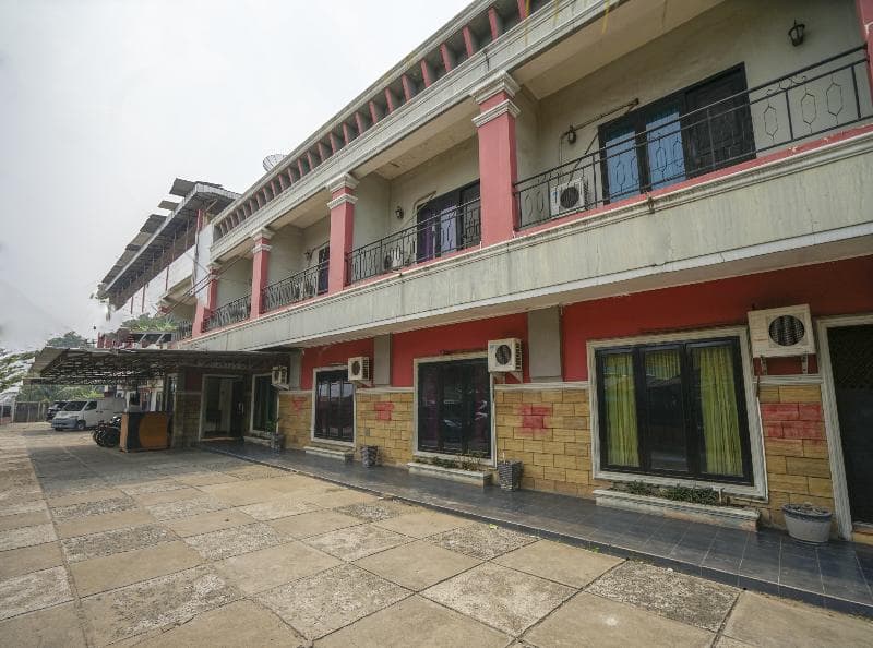 Oyo 1273 Hotel Belvena 4