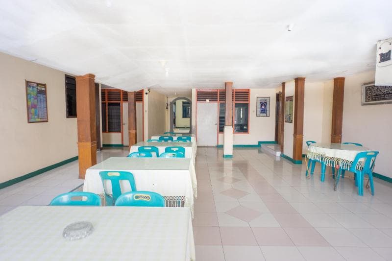 Oyo 2180 Vina Vira Hotel 1