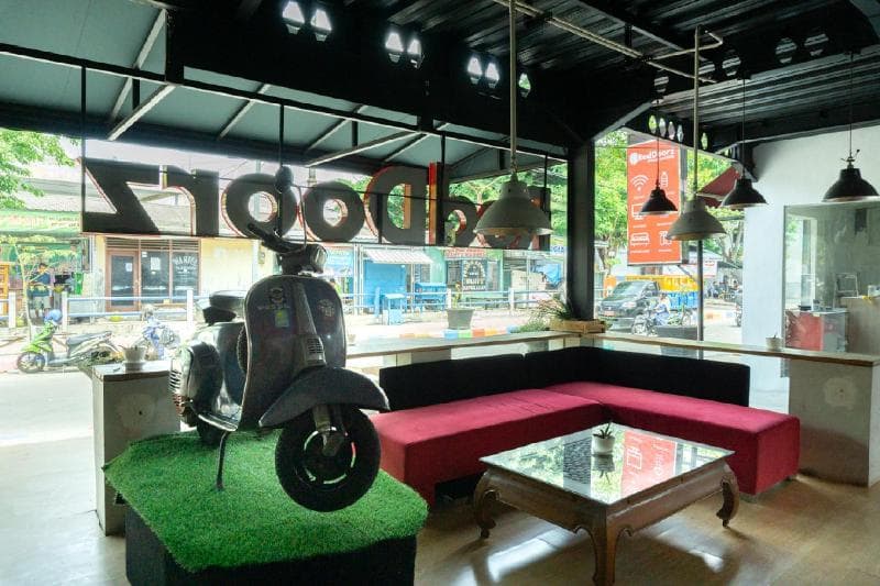 RedDoorz near Alun Alun Madiun 2