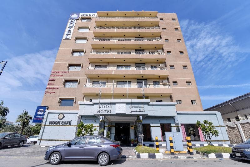 Oyo 411 Moon Hotel 4
