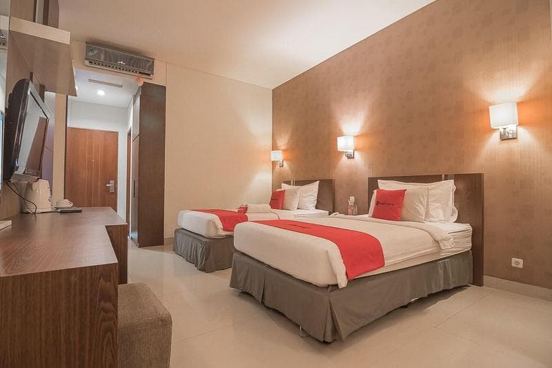 Reddoorz Premium Near Paris Van Java Mall photo 1