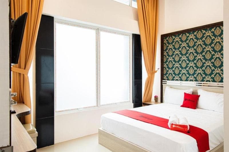 Formerly Reddoorz Plus @ Centrium Katamso Medan main