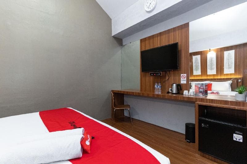 Reddoorz Premium Near Centre Point Mall Medan 2