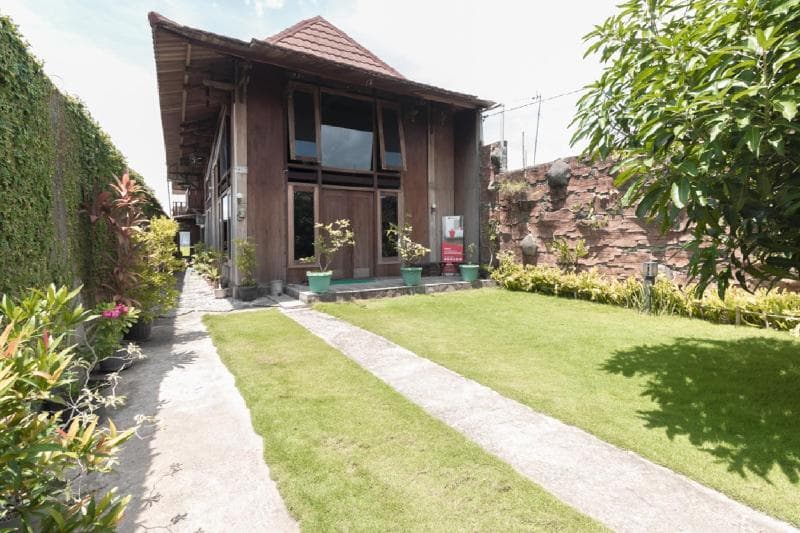 Reddoorz @ Omah Kayu Homestay 3