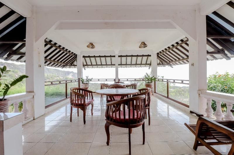 Adinda Beach Hotel And Villa 2