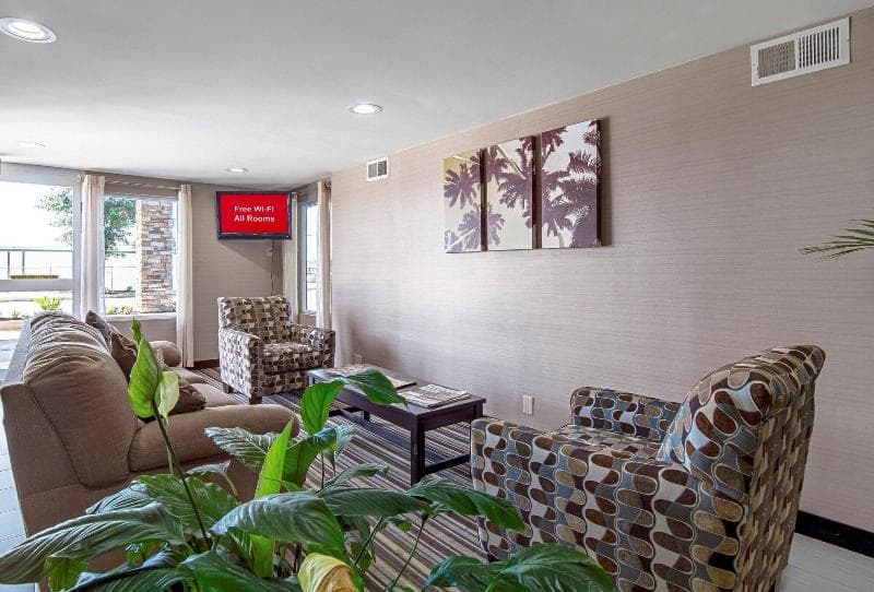 Red Roof Inn & Suites Greenwood Sc 3