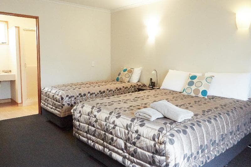 Admiral Court Motel & Apartments 4