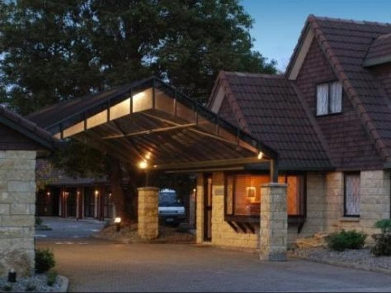 Bentleys Motor Inn main