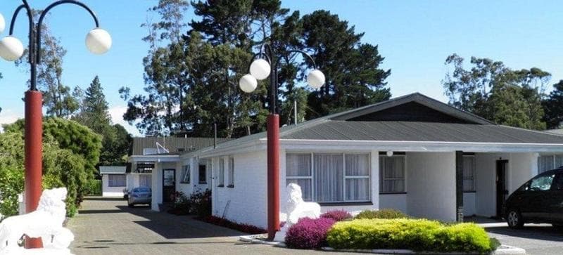 Queens Park Motels main