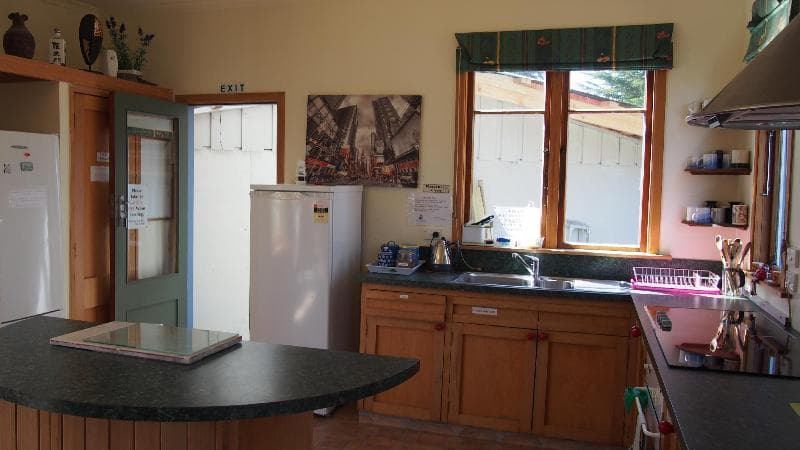 Surat Bay Lodge By The Sea/Backpackers Hostel photo 1