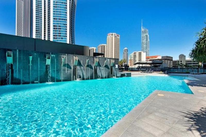 Cavill Avenue Luxury Private Apartments 5