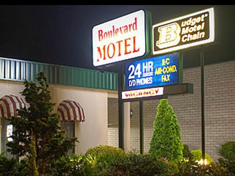 Boulevard Motel photo 1