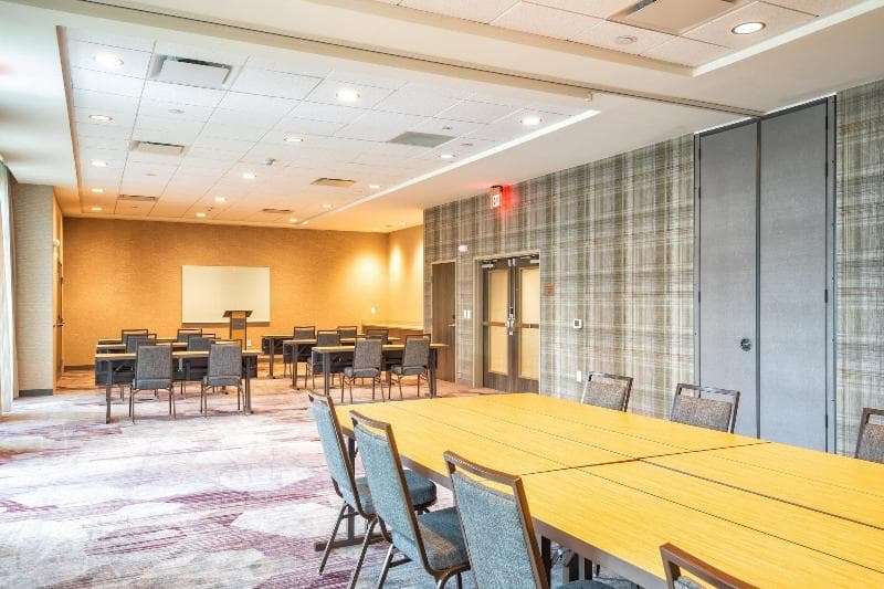 Courtyard By Marriott Charleston-North Charleston 1