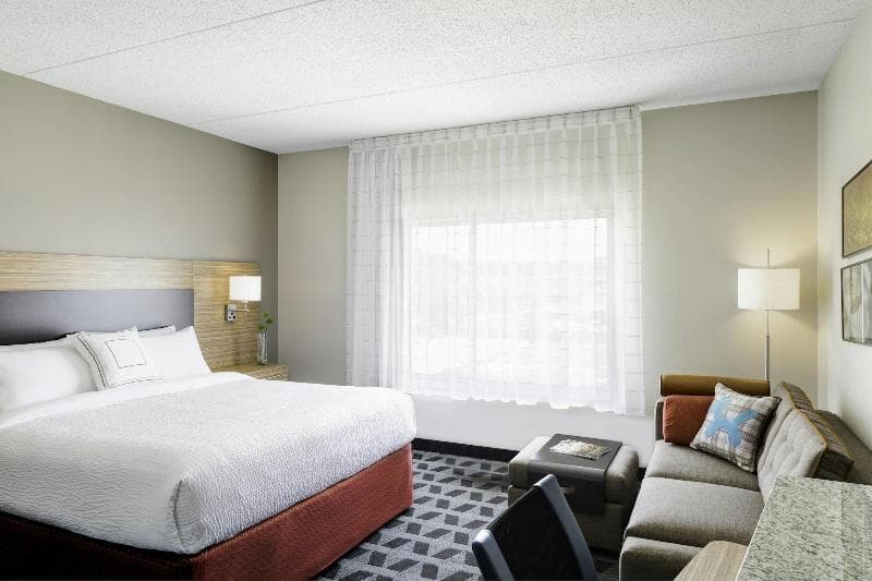 Towneplace Suites Kansas City At Briarcliff 4