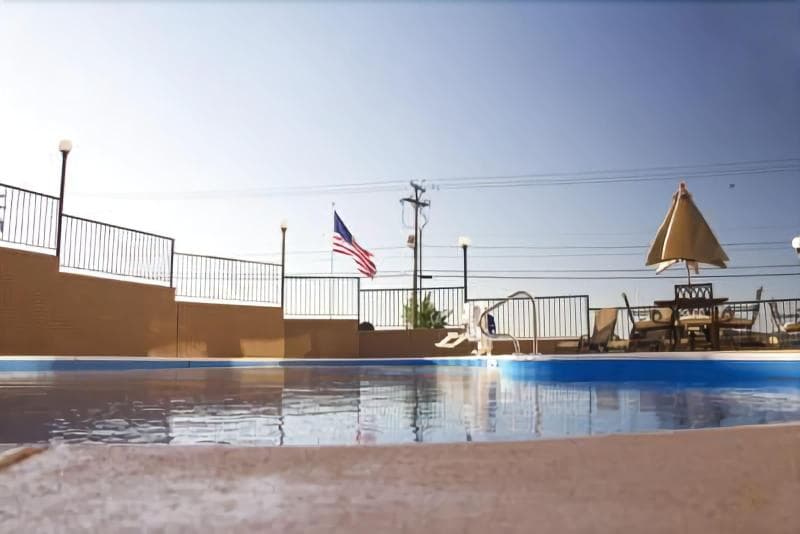 Grand View Inn & Suites 2