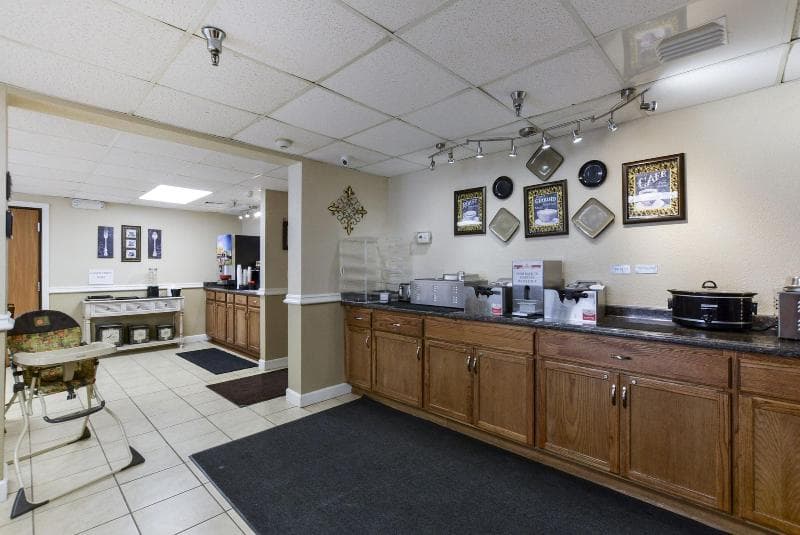 Grand View Inn & Suites 3