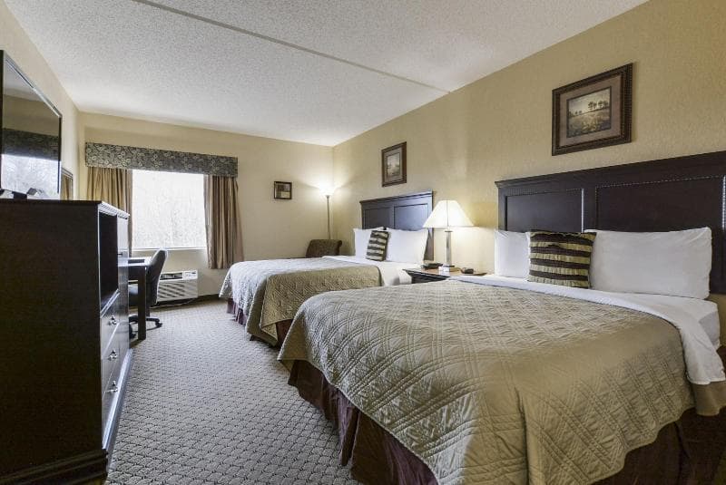 Grand View Inn & Suites 4