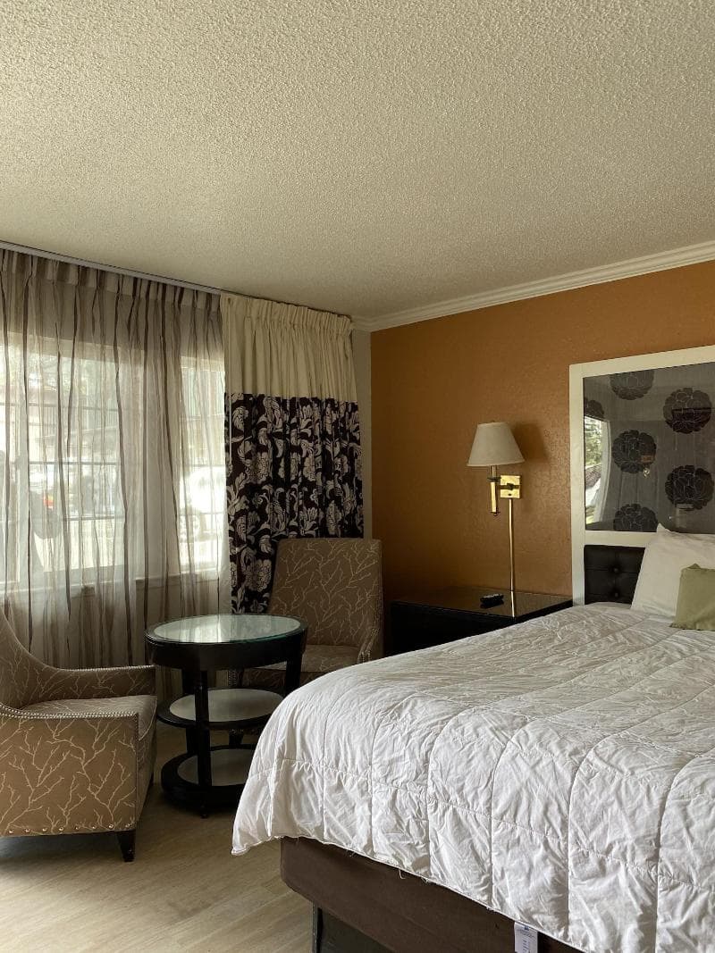 Budget Inn At The Heavenly Gondola 4