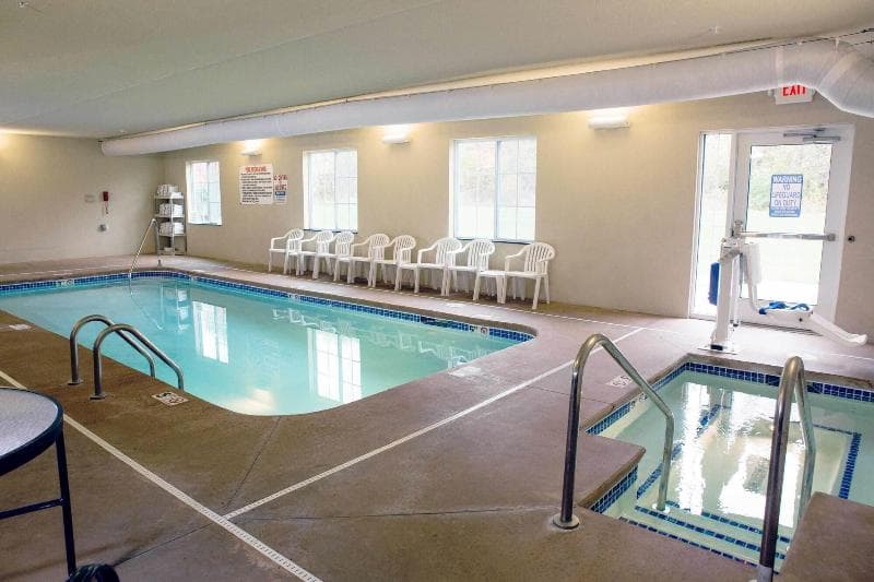 Cobblestone Inn Suites Knoxville 3