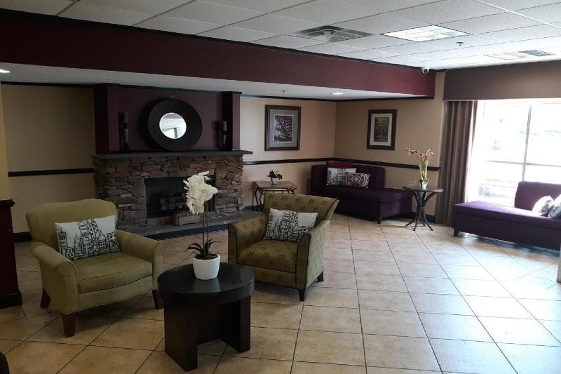 OYO Hotel Phenix City Central 5