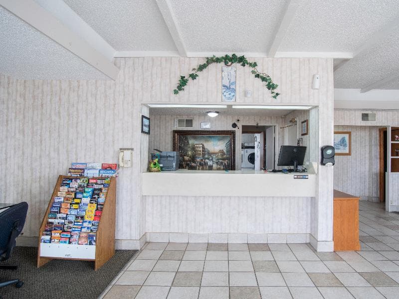 Oyo Hotel Hutchinson Ks West 4Th Ave 3
