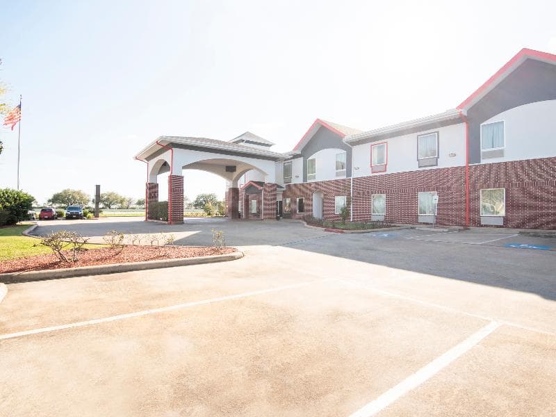 Oyo Townhouse Clute Lake Jackson 5