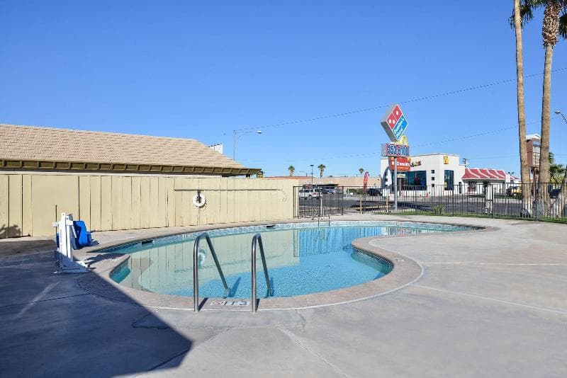 Crown Motel 5