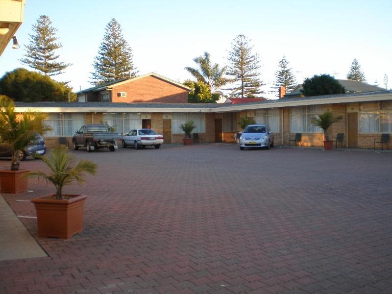 Glenelg Motel 5